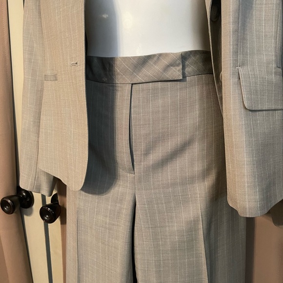 Ann Taylor 10P petite Pantsuit EUC - Picture 2 of 11